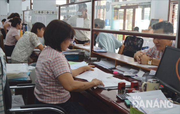 Quận Hải Châu bố trí cán bộ, công chức theo hướng ngày càng trẻ hóa tại bộ phận “một cửa điện tử”.