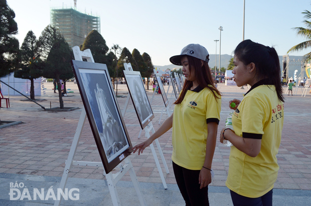 Triển lãm tranh, ảnh đẹp về Đà Nẵng là một trong những hoạt động thường niên của chương trình Đà Nẵng -Điểm hẹn mùa hè thu hút đông người dân và du khách đến tham quan
