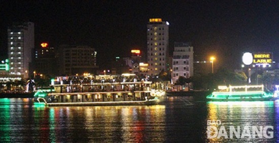  A trip boat on the Han River