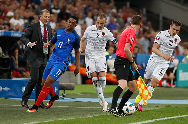 Martial gây thất vọng trong lần đầu tiên được đá chính tại Euro. Ảnh: Reuters.