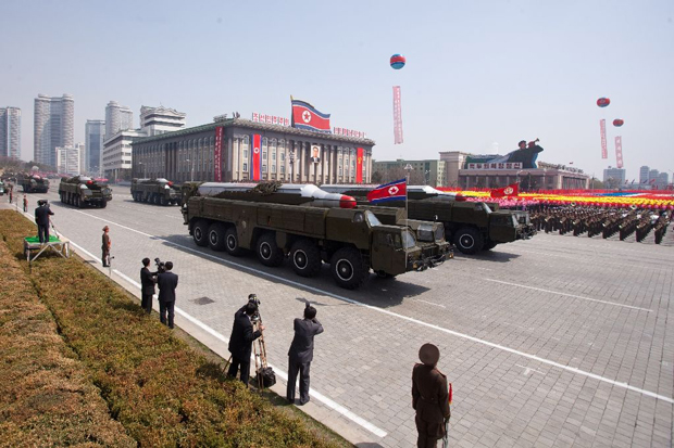 Một buổi diễu hành quân sự của CHDCND Triều Tiên có sự tham gia của tên lửa Musudan. 							Ảnh: AFP