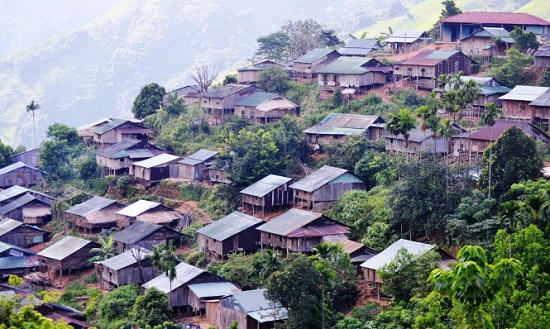 Idyllic hamlets of mountainous ethnic minority groups in the central province of Quang Nam are the ideal destinations of ‘easy riders’ and their clients. Photo: Tuoi Tre