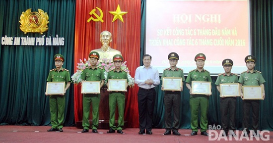  Chairman Tho and some Certificates of Merit recipients