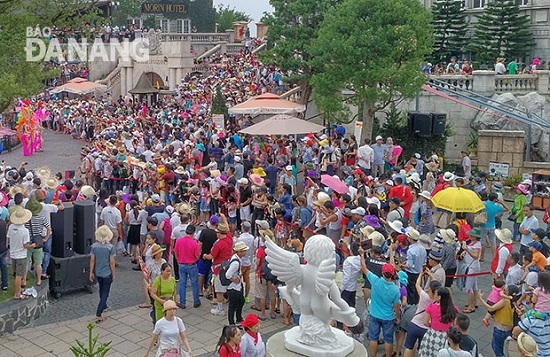 Chinese tourists visiting the Ba Na Hills Resort