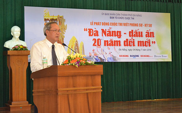 Phó Tổng Biên tập phụ trách Báo Đà Nẵng Trương Công Định, Phó Ban Tổ chức phát động cuộc thi.