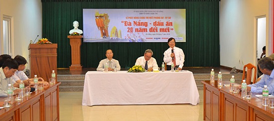 Deputy Head of the Department of Publicity and Training Bui Xuan (standing, first right) at the launch event