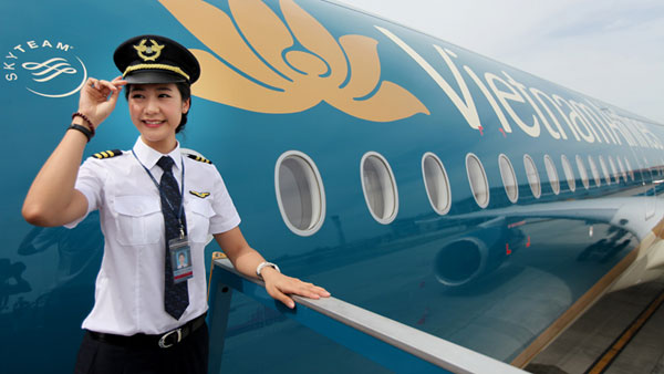 Một nữ phi công của Vietnam Airlines. Ảnh: VNN