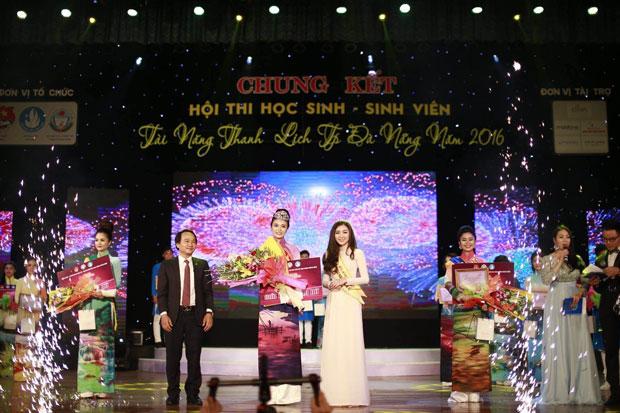 Nguyễn Thị Như Thủy đăng quang tại Hội thi Học sinh – sinh viên tài năng, thanh lịch TP Đà Nẵng năm 2016.