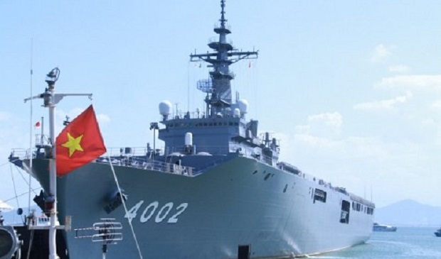 The Japanese Navy ship JSDS Shimokita (LST-4002) is pictured in Da Nang, central Vietnam, July 15, 2016. Tuoi Tre