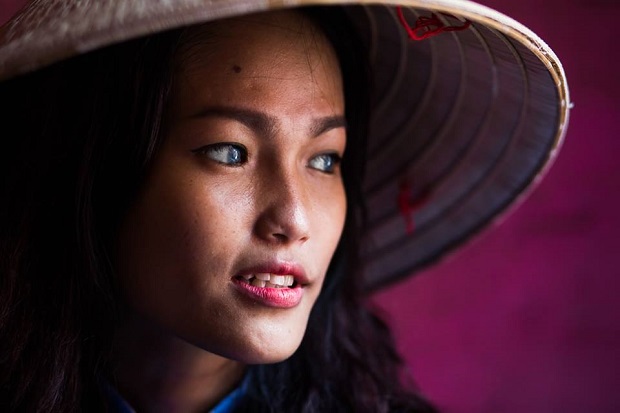 French Photographer Holds Outdoor Exhibition Celebrating Vietnamese.