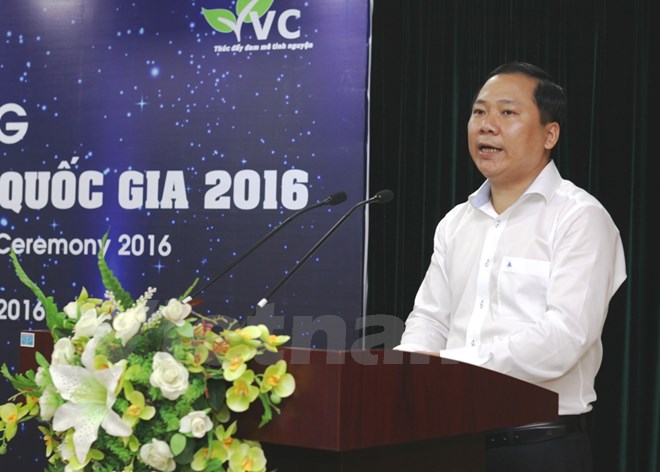 Đồng chí Nguyễn Phi Long chính thức phát động giải thưởng Tình nguyện Quốc gia 2016. (Ảnh: /Vietnam+)