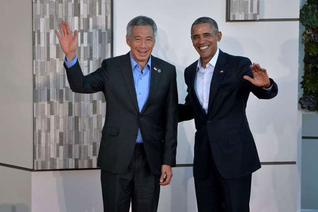 Thủ tướng Singapore Lý Hiển Long (trái) và Tổng thống Mỹ Barack Obama gặp gỡ tại California (Mỹ) ngày 15-2 vừa qua.  				Ảnh: Independent 