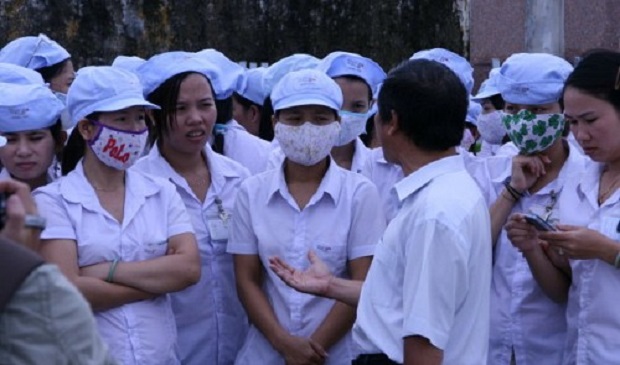 Female workers are seen at the Hoa Khanh Industrial Park in the central Vietnamese city of Da Nang. Tuoi Tre