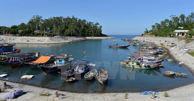 A dock locating between Bai Lang and Bai Ong beaches (Source: VNA)