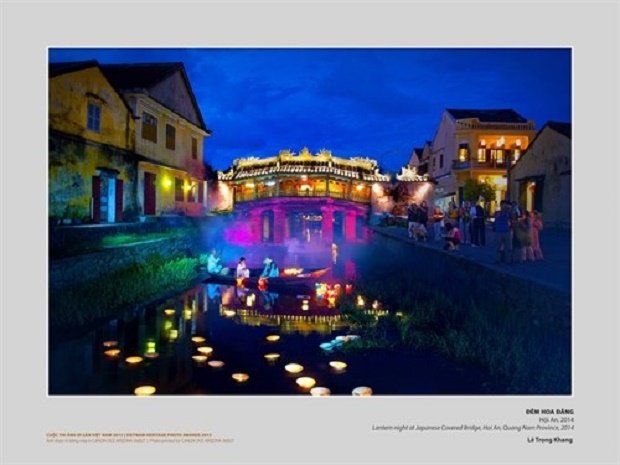 Dem Hoa Dang (Lantern Night at Japanese-Covered Bridge) by Le Trong Khang won the 2015 Vietnam Heritage Photo Awards contest. (Photo courtesy of the organiser)