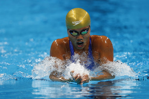 Ánh Viên thi đấu vòng loại nội dung 400m hỗn hợp cá nhân nữ tại Rio - Ảnh: Reuters