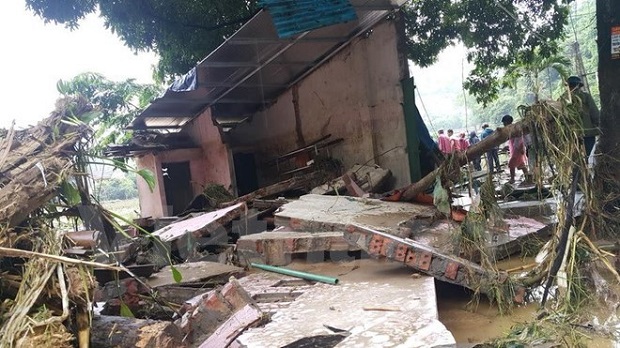 Flashflood damaged a house in Dong Tuyen commune, Lao Cai city. (Source: VNA)