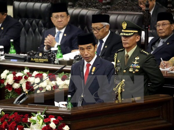 Tổng thống Joko Widodo (giữa) phát biểu tại lễ kỷ niệm Ngày Độc lập ở thủ đô Jakarta. (Nguồn: EPA/TTXVN)