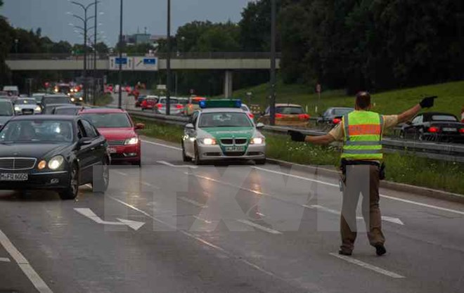 Cảnh sát Đức làm nhiệm vụ tại Munich ngày 22/7. (Nguồn: AFP/TTXVN)