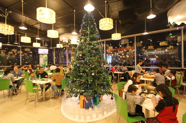  Diners at the Indochina Food Court (Photo: Internet)