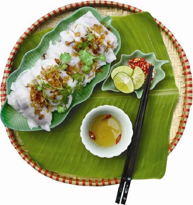 Delicious 'banh cuon’ (steamed rice rolls) at