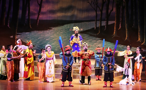 ‘Phuc Than Thoai Ngoc Hau’ (Good Mandarin Thoai Ngoc Hau) by Da Nang’s Nguyen Hien Dinh Tuong Theatre