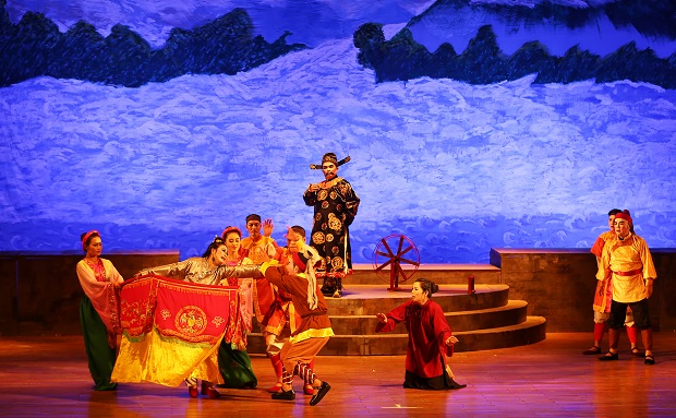 ‘Tim Lai Coi Nguon’ (Back to the Roots) by the Hue Traditional and Royal Arts Theatre