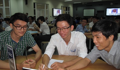 o Chi Minh City University of Medicine and Pharmacy students try the Smart School provided by Samsung on September 7, 2016. 