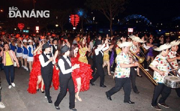  A street parade of live music and dancing