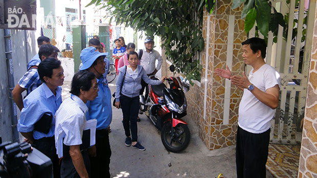 Local medical workers checking disease prevention work in Son Tra District  