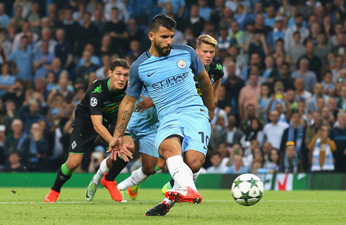 Man City áp đảo hoàn toàn Monchengladbach trong trận đấu tại Etihad. (Ảnh: Getty)