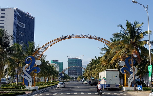  A welcome gate on Vo Nguyen Giap