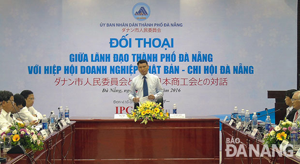 Vice Chairman Minh addressing the meeting