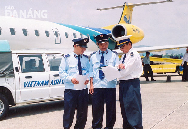 Customs officers on duty at the Da Nang International Airport