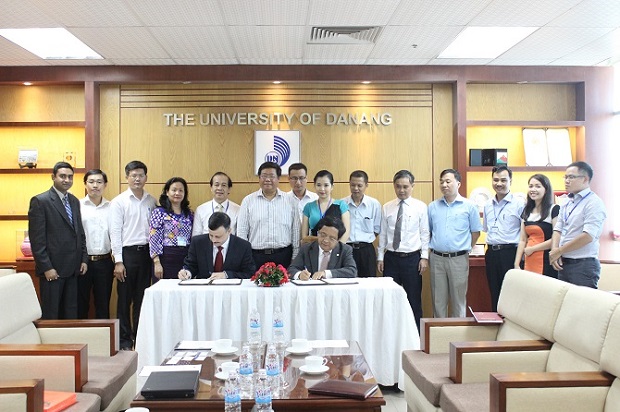 The signing ceremony (Photo: http://udn.vn) 