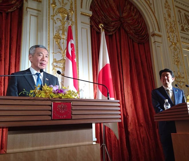 wo leaders at a joint news conference in Tokyo on September 28 (Photo: The Japan Times)