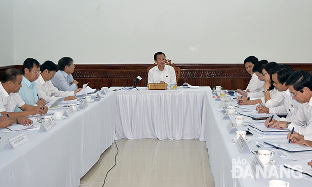 Ủy viên Trung ương Đảng, Bí thư Thành ủy, Chủ tịch HĐND thành phố Nguyễn Xuân Anh chủ trì buổi họp giám sát của Thường trực HĐND thành phố​. 	 