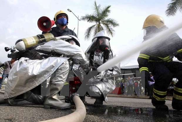 Workers engaged in the drill in Da Nang (Photo: VNA)