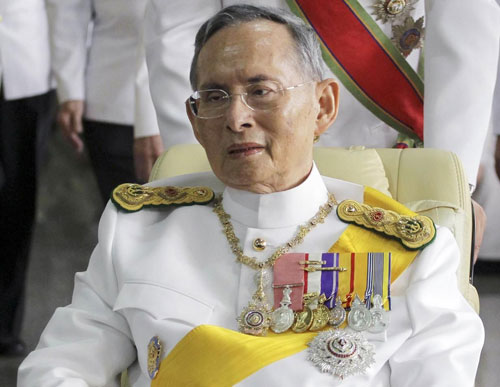 Nhà vua Bhumibol Adulyadej được người dân Thái Lan yêu mến.			 Ảnh: AP