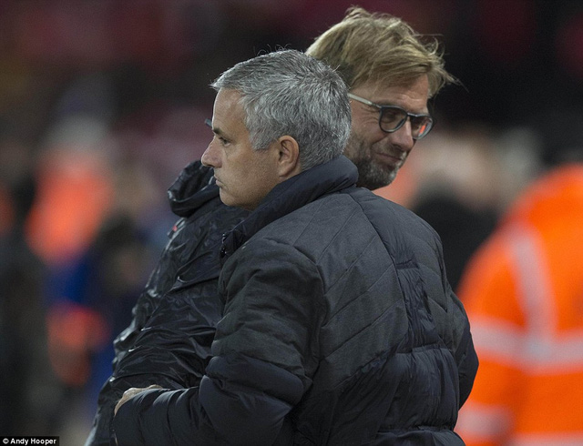 Lần đối đầu thứ 6 giữa Klopp (trái) và Mourinho