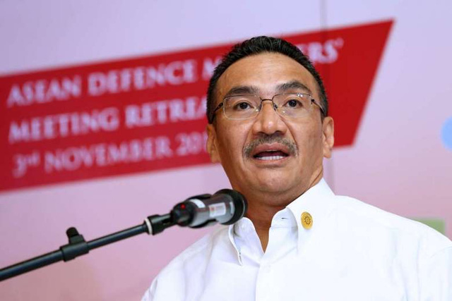 Bộ trưởng Quốc phòng Malaysia Hishammuddin Hussein (Ảnh: Reuters)