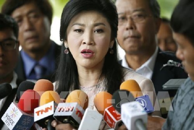 Former Thai premier Yingluck Shinawatra ​talks to the press on May 18 (Source: EPA/VNA)