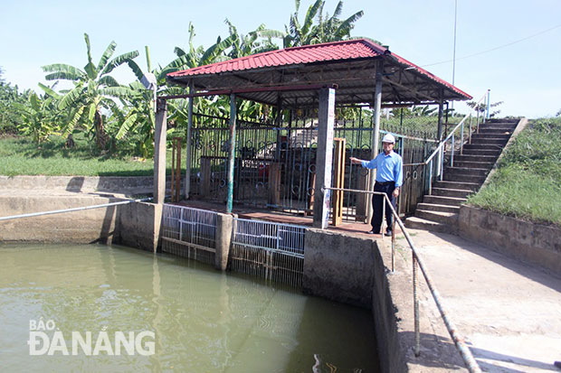Khu vực thu nước sông vào Nhà máy nước Cầu Đỏ, nơi thường xuyên bị nhiễm mặn nặng. 		                     Ảnh: HOÀNG HIỆP