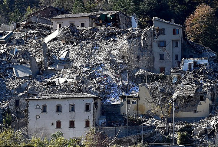 Nhiều khu dân cư ở khu vực miền Trung Italy gần như bị san phẳng. (Ảnh: Getty)