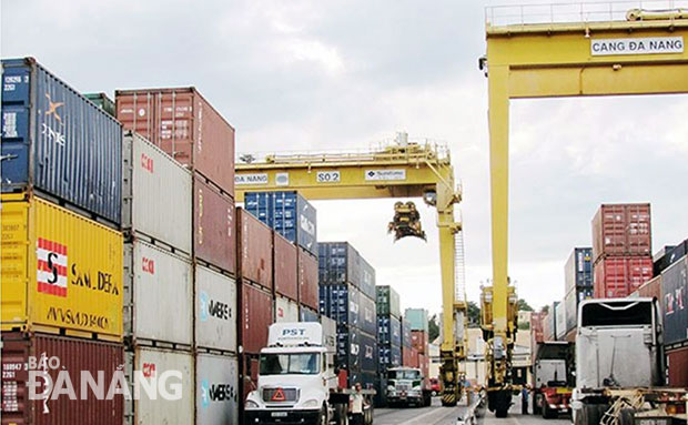 Trong 9 tháng đầu năm 2016, sản lượng hàng hóa thông qua cảng Đà Nẵng đạt hơn 5 triệu tấn, tăng 12% so với cùng kỳ 2015.