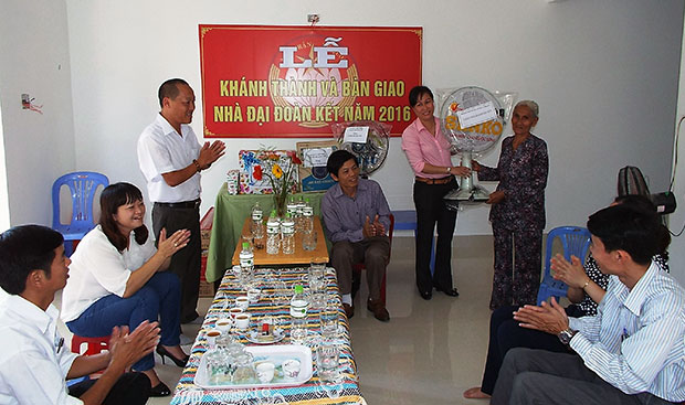 Trong mùa mưa bão năm nay, nhiều hộ nghèo tại quận Sơn Trà được ở trong những ngôi nhà kiên cố vừa được xây mới, sửa chữa.