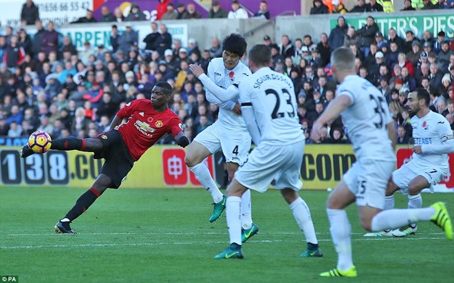 Paul Pogba là người mở tỷ số cho Quỷ đỏ.