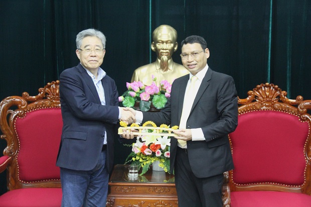  CEO Ham Seung-huie (left) and Vice Chairman Minh