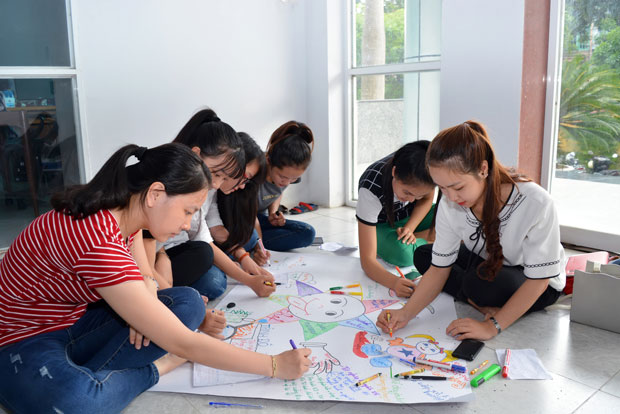 Một tiết học thực hành kỹ năng mềm của sinh viên Trường CĐ Thương mại Đà Nẵng. (Ảnh do trường cung cấp)