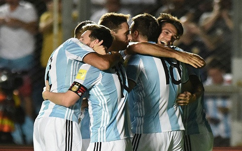 Argentina đã phần nào vượt qua áp lực sau khi thắng Colombia 3-0. (Ảnh: Getty). 